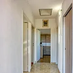 아파트 Anica