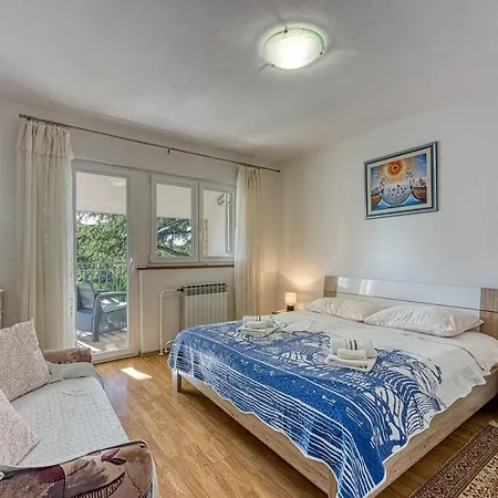 Apartment Anica *