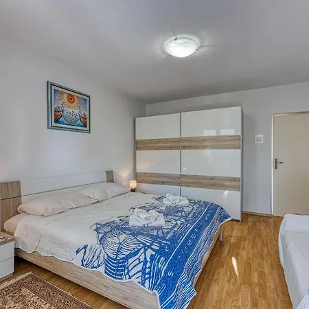 Apartment Anica *